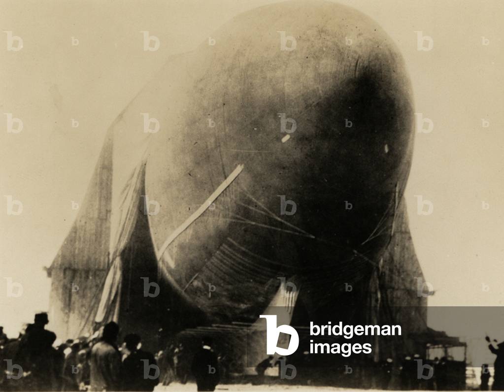 Walter Wellman returned to Spitsbergen with the America in June 1907 (b/w photo)