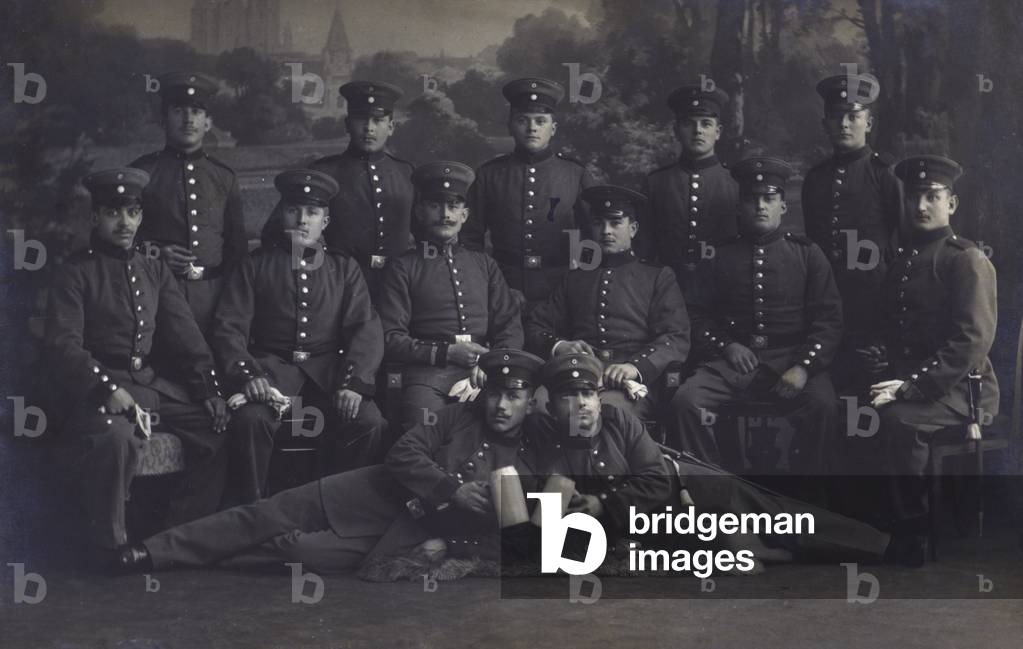 Group of German army soldiers (b/w photo)