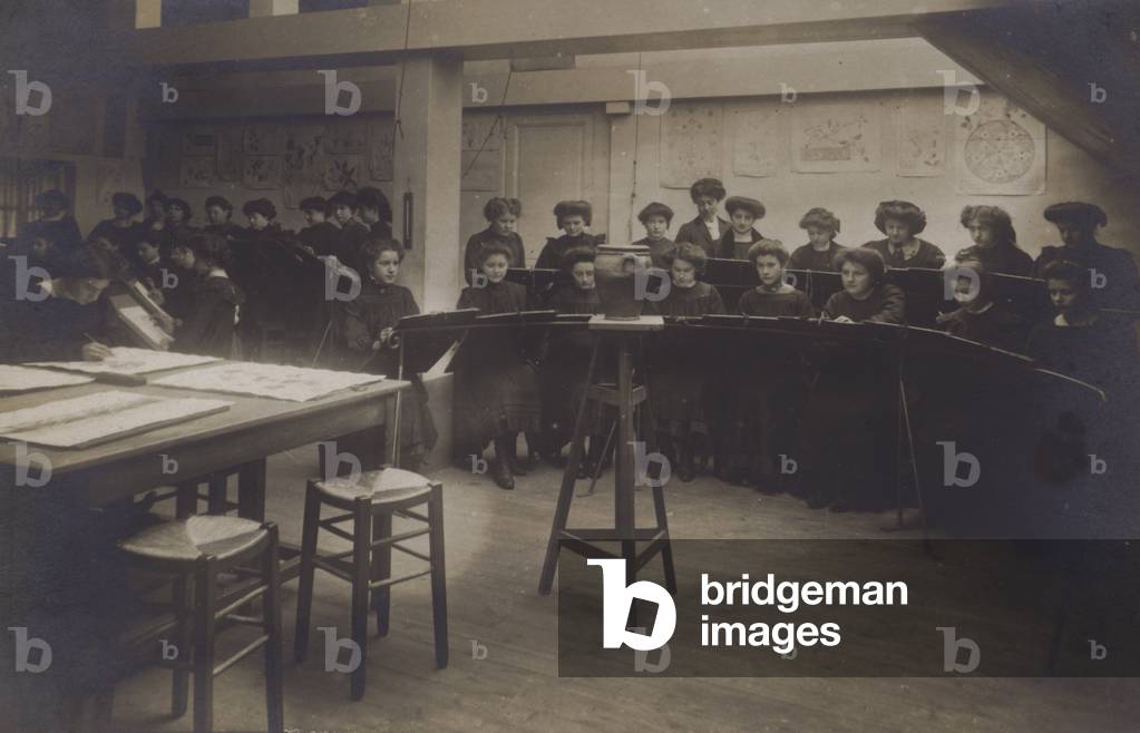 Female students in an art class (b/w photo)