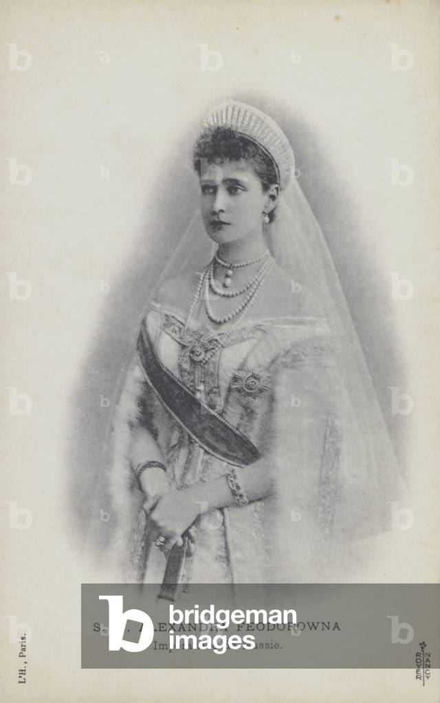Tsarina Alexandra of Russia (b/w photo)