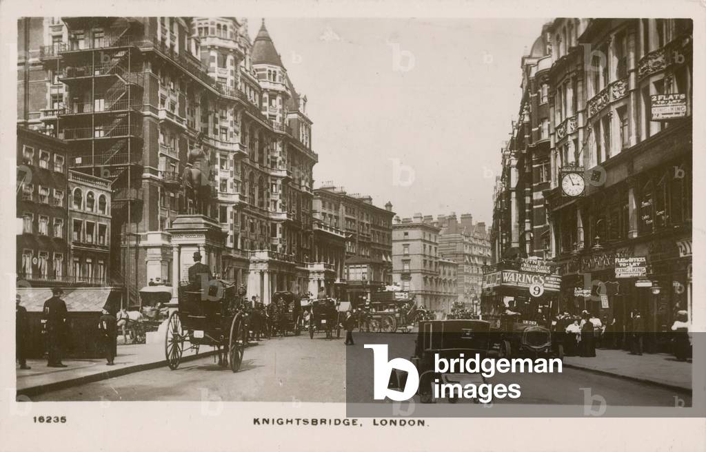 Knightsbridge, London (photo)
