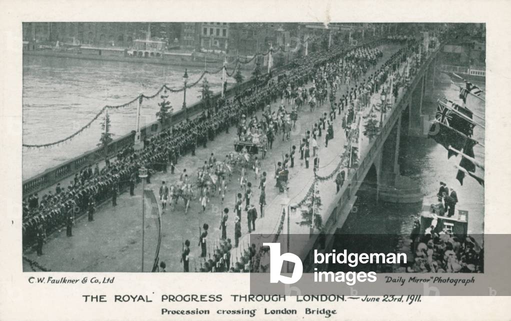 Royal procession crossing London Bridge (photo)
