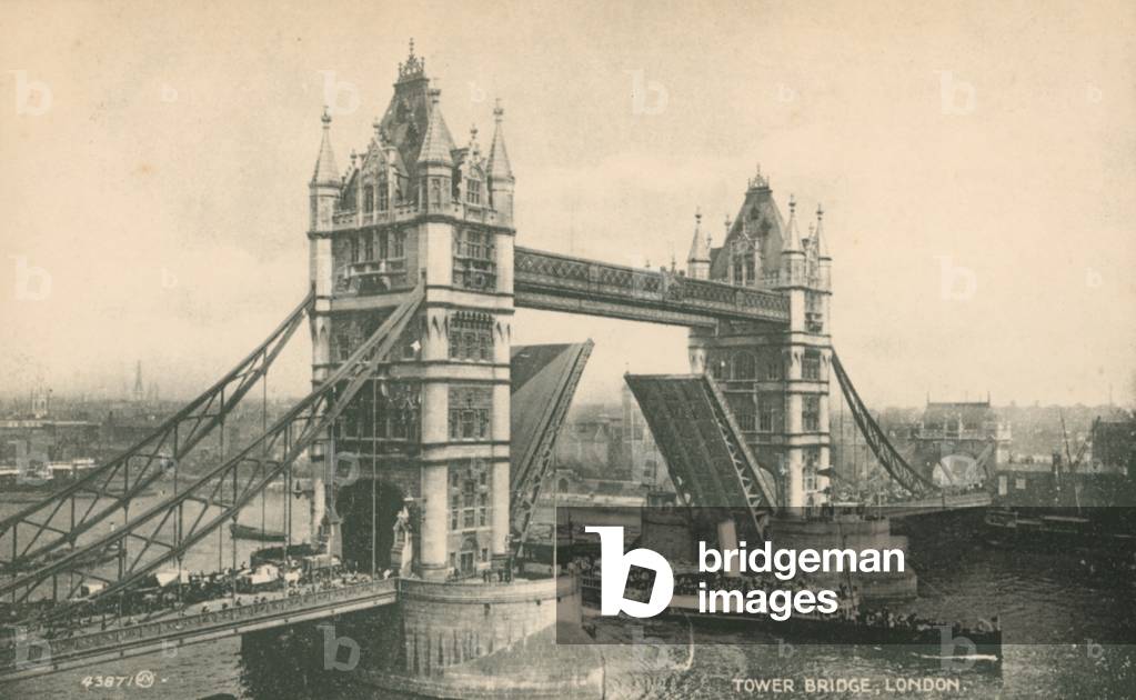 Tower Bridge, London (photo)