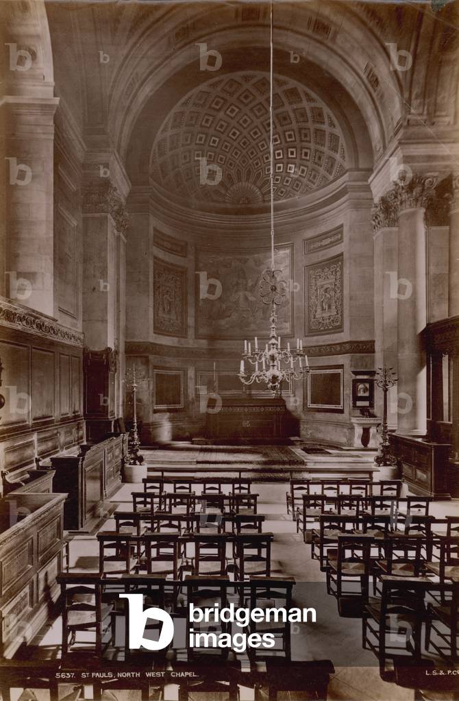 North west chapel in St Paul's Cathedral (photo)