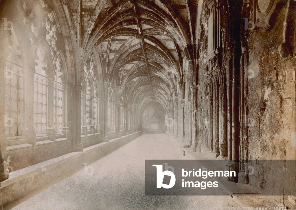 Interior of the cloisters at Westminster Abbey (photo)
