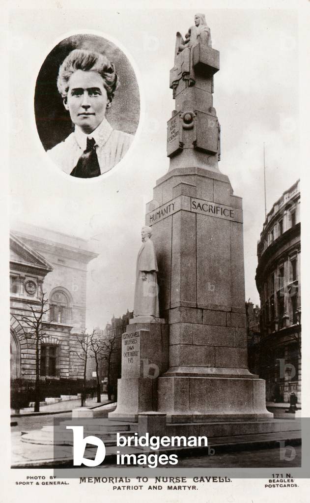 The memorial to nurse Edith Cavell in St Martin's Place (b/w photo)