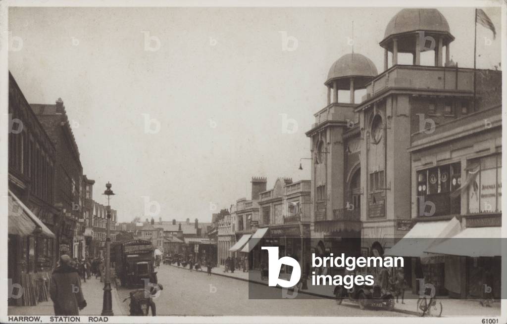 Harrow, Station Road, with Coliseum Cinema (b/w photo)