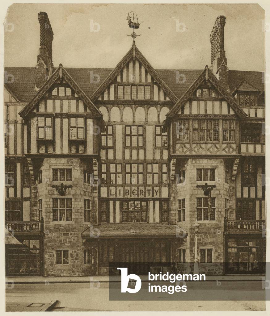 Facade of Liberty department store (photo)