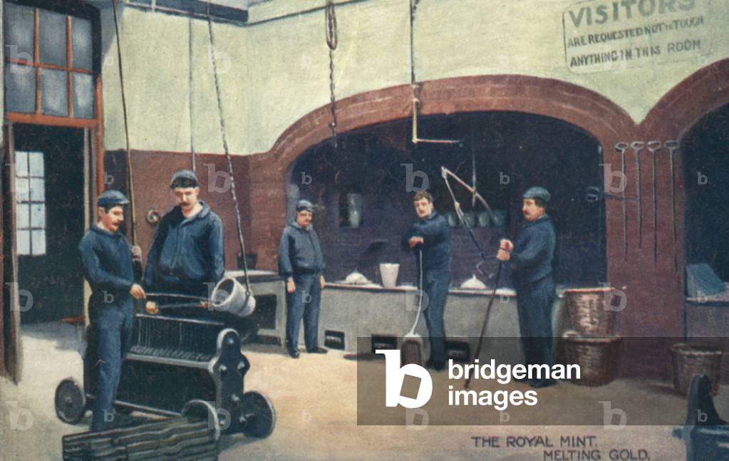 Melting gold, the Royal Mint, Tower Hill, London (photo)