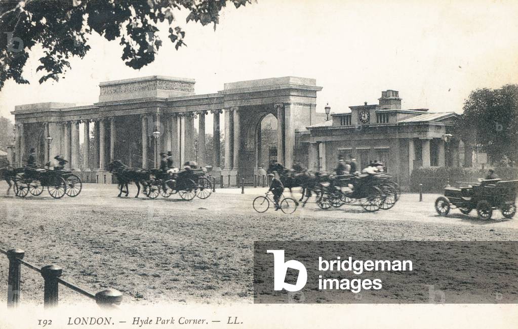 Hyde Park Corner (b/w photo)
