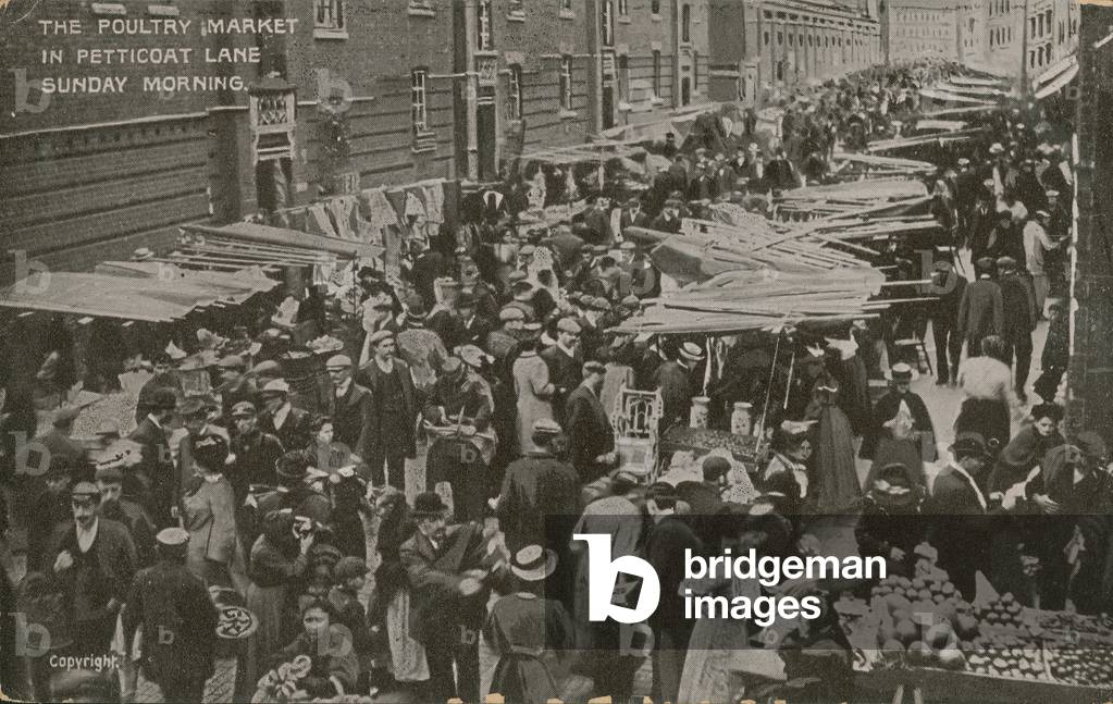 The Poultry Market, Petticoat Lane, Sunday morning (photo)