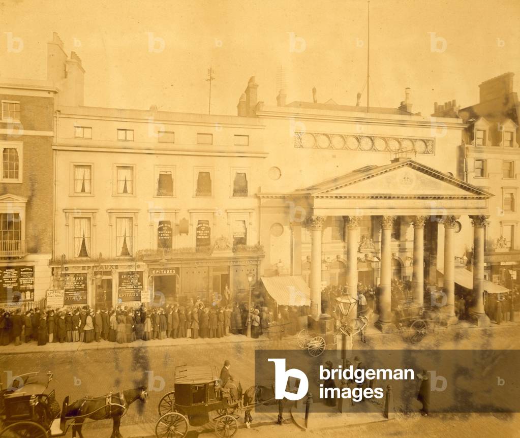 Queuing at the Haymarket for the first night of Trilby starring Tree, 1895 (b/w photo)
