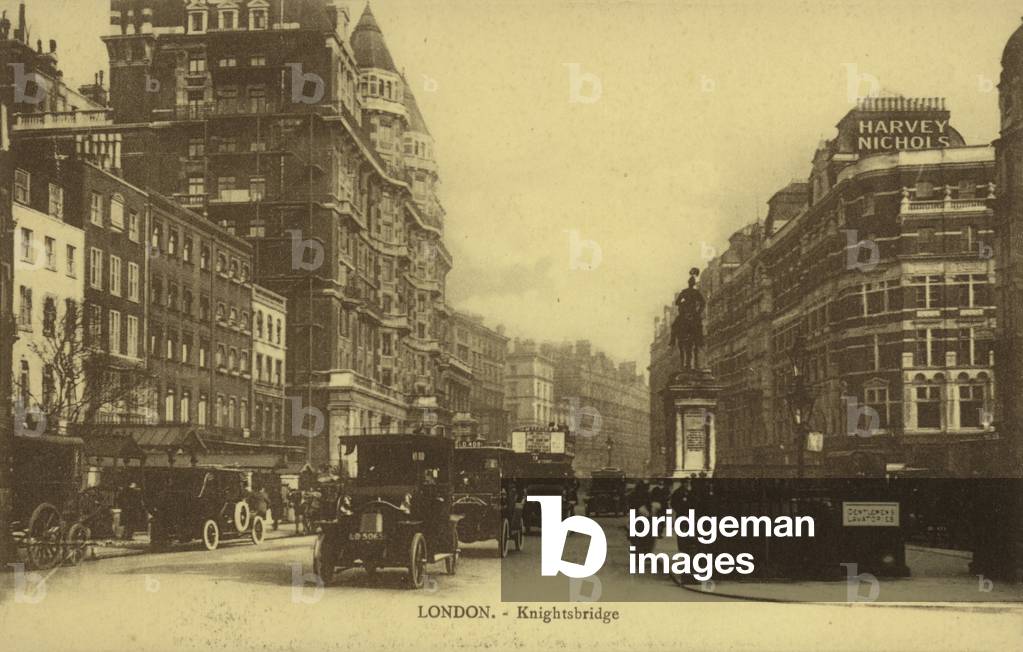 London, Knightsbridge (b/w photo)