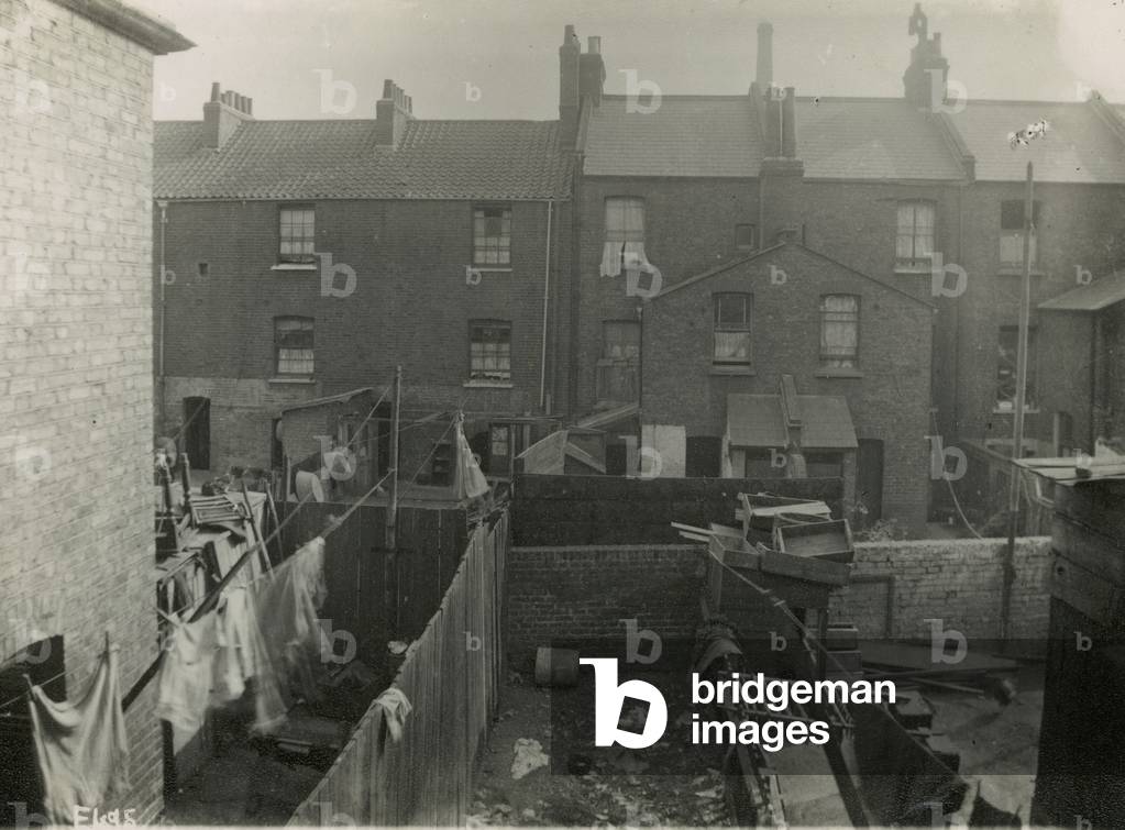 London, backs of houses (photo)