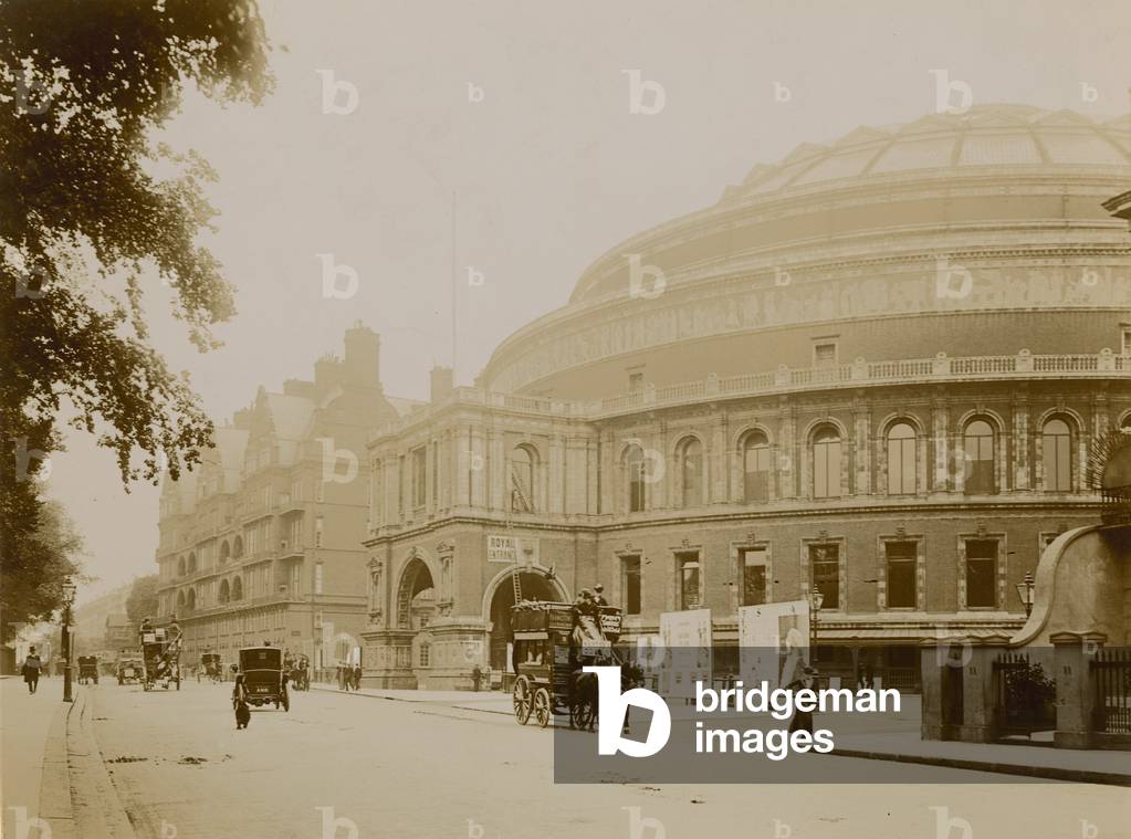 General view of the Royal Albert Hall (photo)