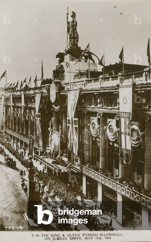 Their Majesties the King and Queen passing Selfridges on jubilee Drive, 11 May 1935 (photo)