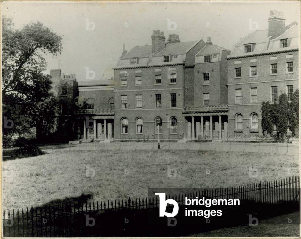 The Paragon, New Kent Road (photo)