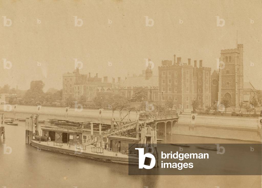 Lambeth Palace and pier (photo)