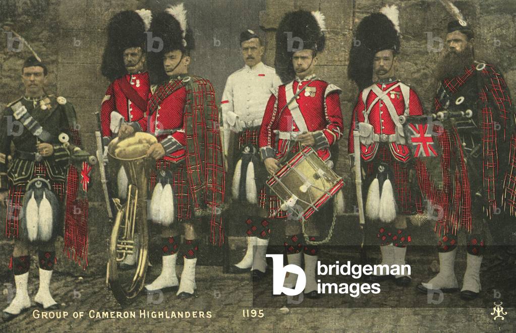 British Army soldiers of the Queen's Own Cameron Highlanders (coloured photo)