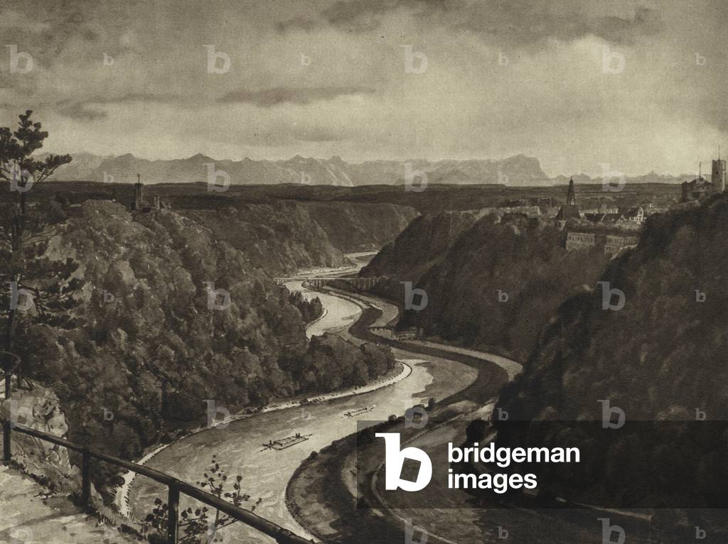 Munchen / Munich: Blick von Geiselgasteig auf das Isartal und die Alpen (b/w photo)