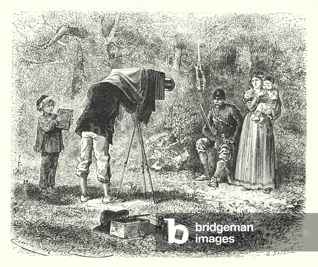 Taking a photo (engraving)