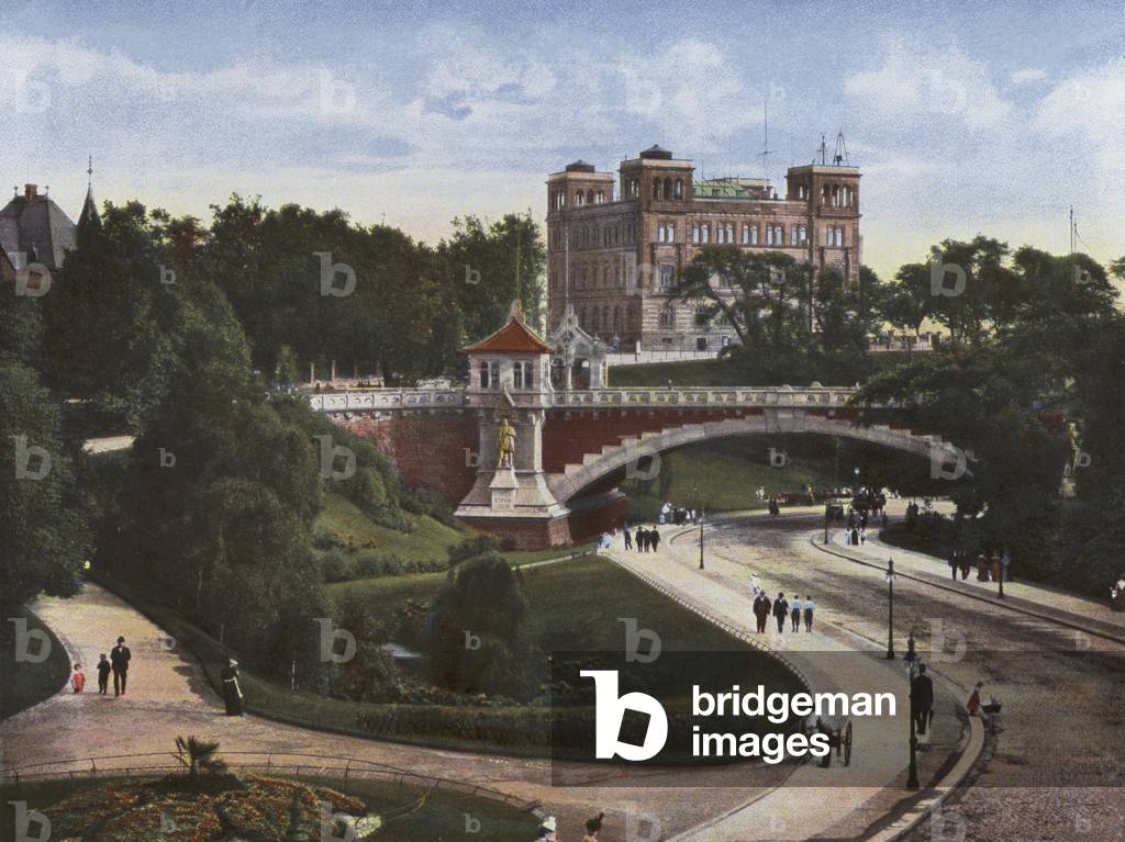 Hamburg: Kersten Miles Brucke mit Seemarte (photo)