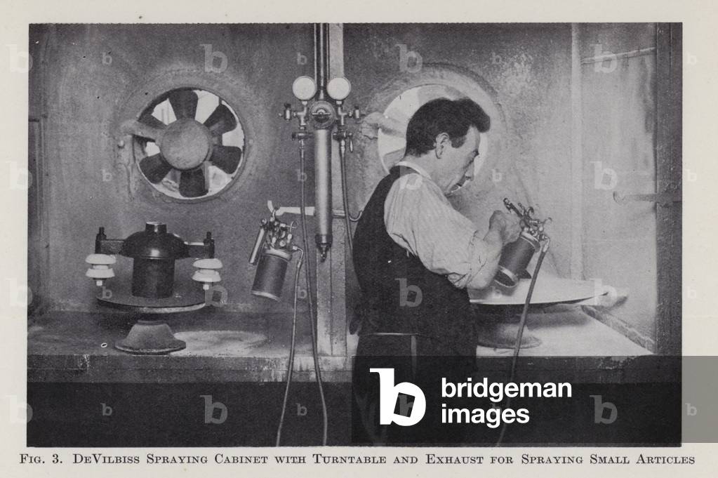 DeVilbiss Spraying Cabinet with Turntable and Exhaust for spraying Small Articles (b/w photo)