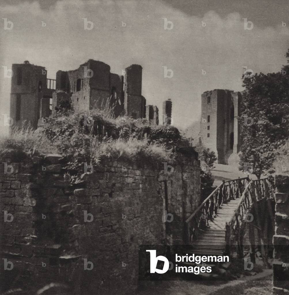 Kenilworth (b/w photo)