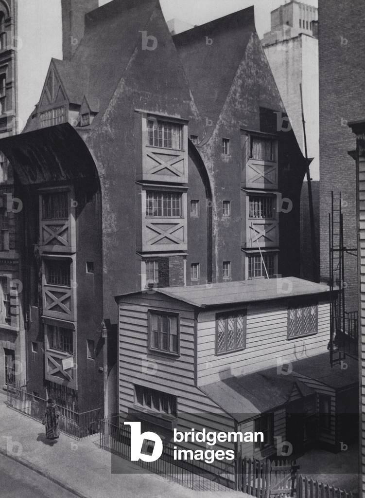 Manhattan: The Little House, No 100 Bedford Street (b/w photo)
