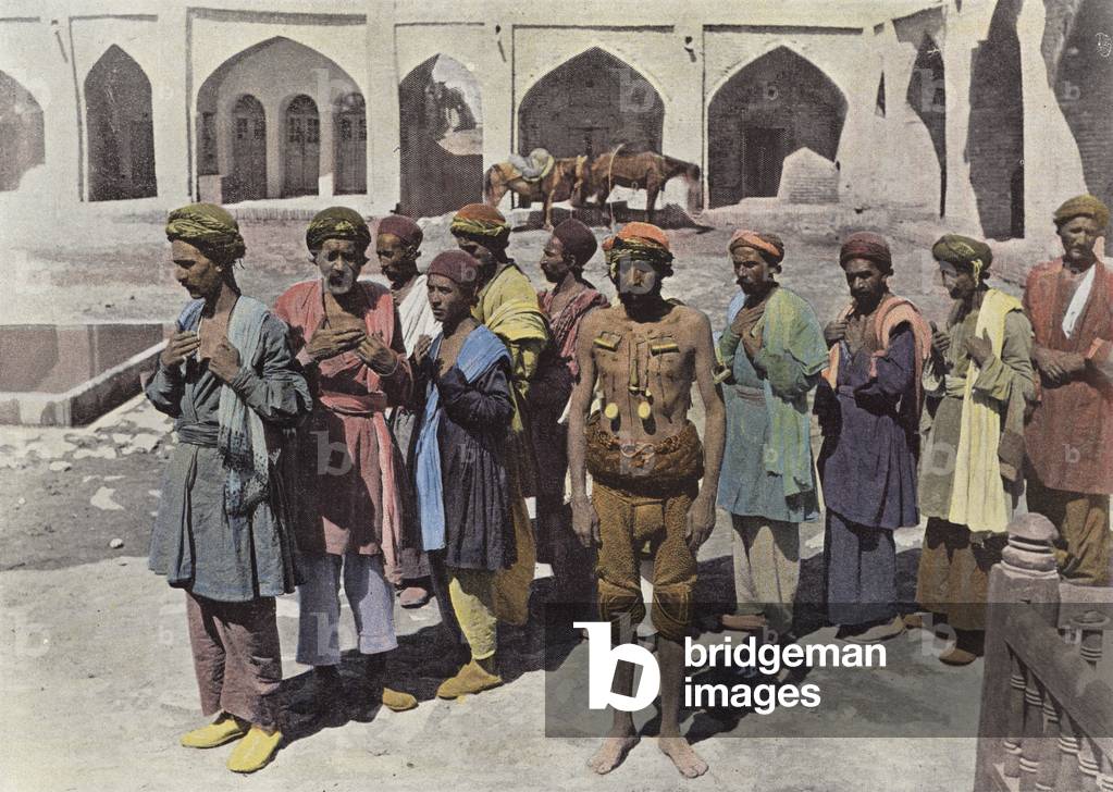 Teheran, Procession De Derviches Martyrs (colour photo)