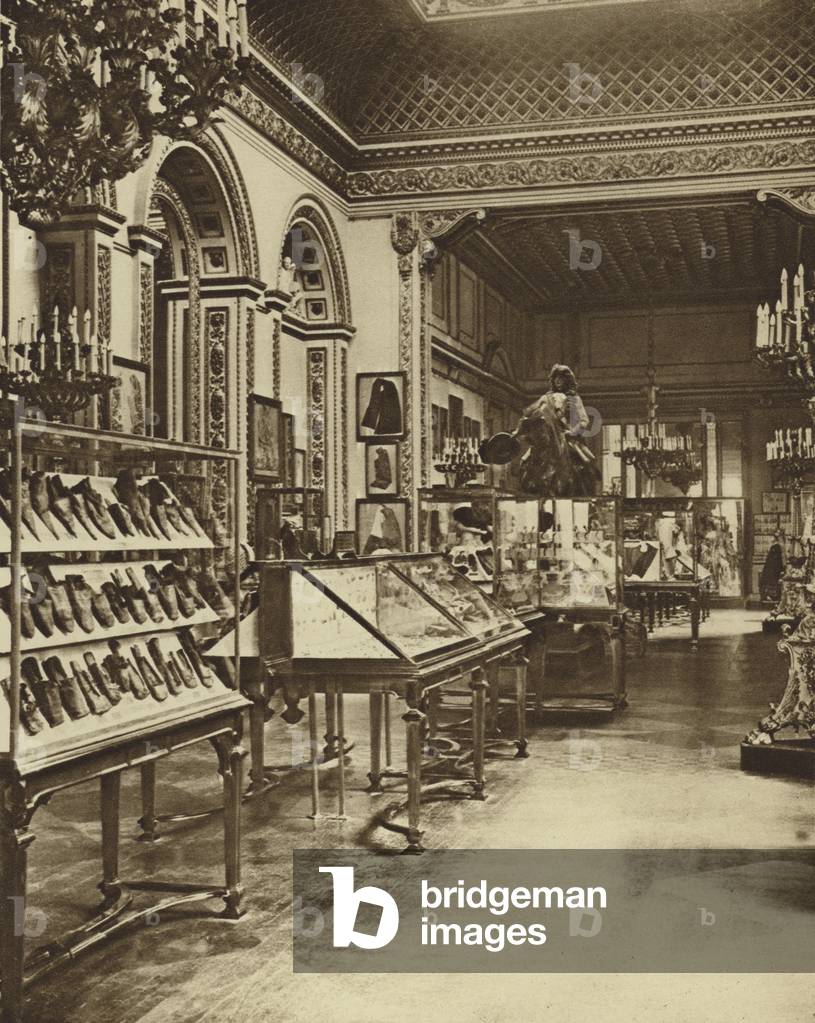 What Londoners used to wear displayed at the London Museum in Lancaster House (b/w photo)