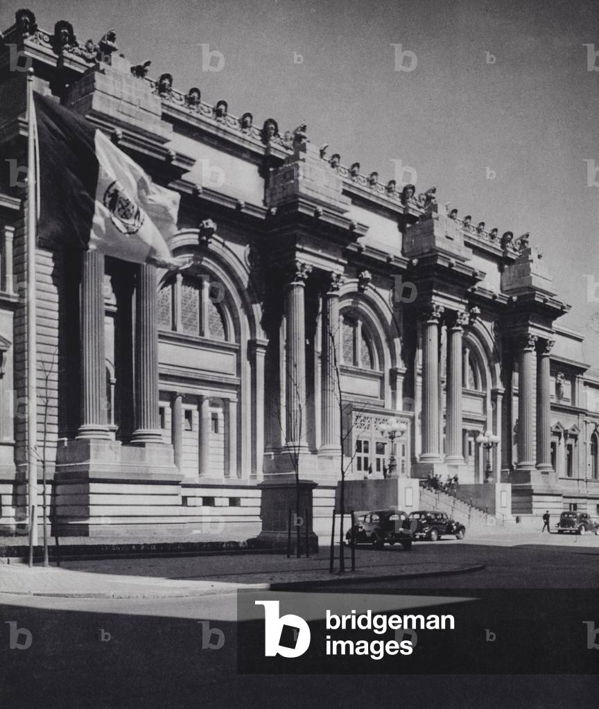 Manhattan: Metropolitan Museum Of Art (b/w photo)