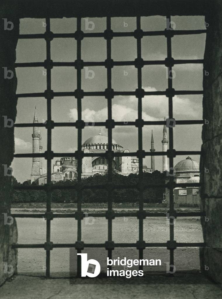 Istanbul: Ayasofya camii, The Ayasofya (b/w photo)