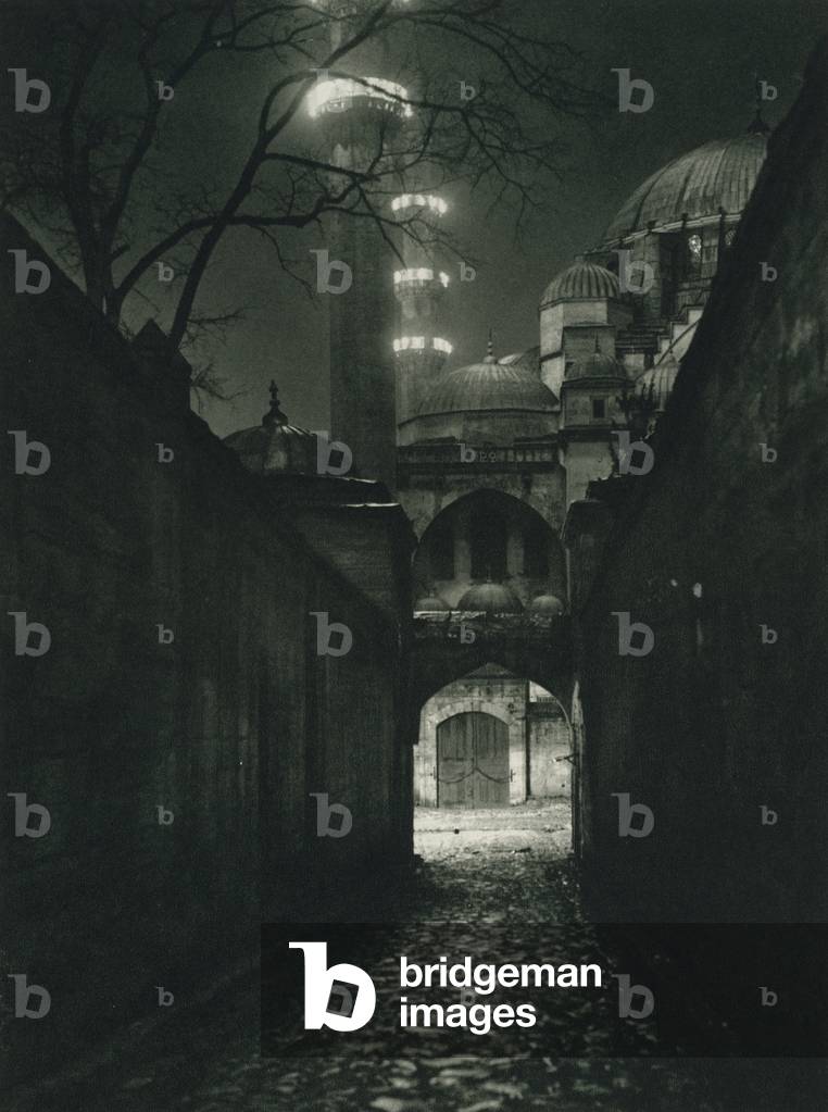 Istanbul: Suleymaniye camii, The Suleymaniye Mosque (b/w photo)
