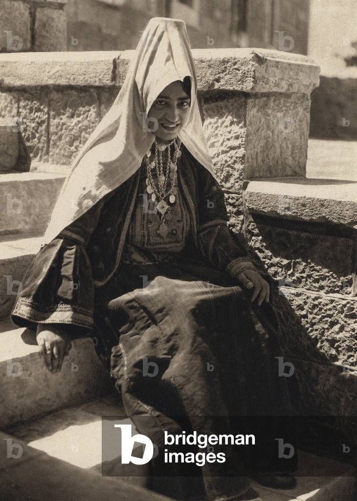 Bethlehem, Married Woman from Bethlehem (b/w photo)