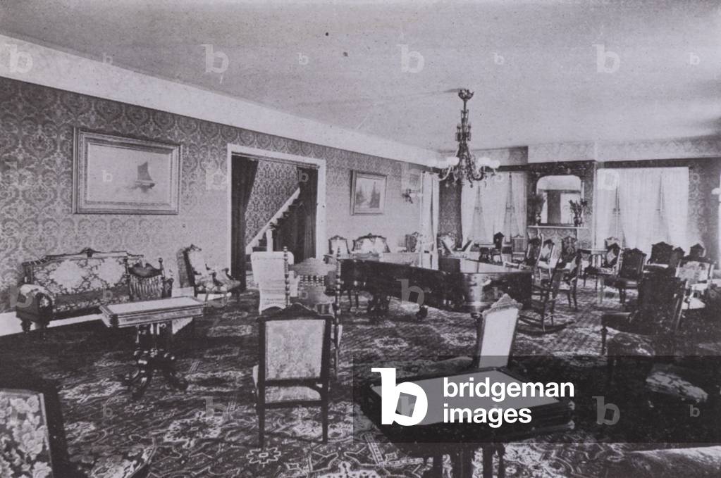 Old Orchard House, Maine: Drawing room (b/w photo)