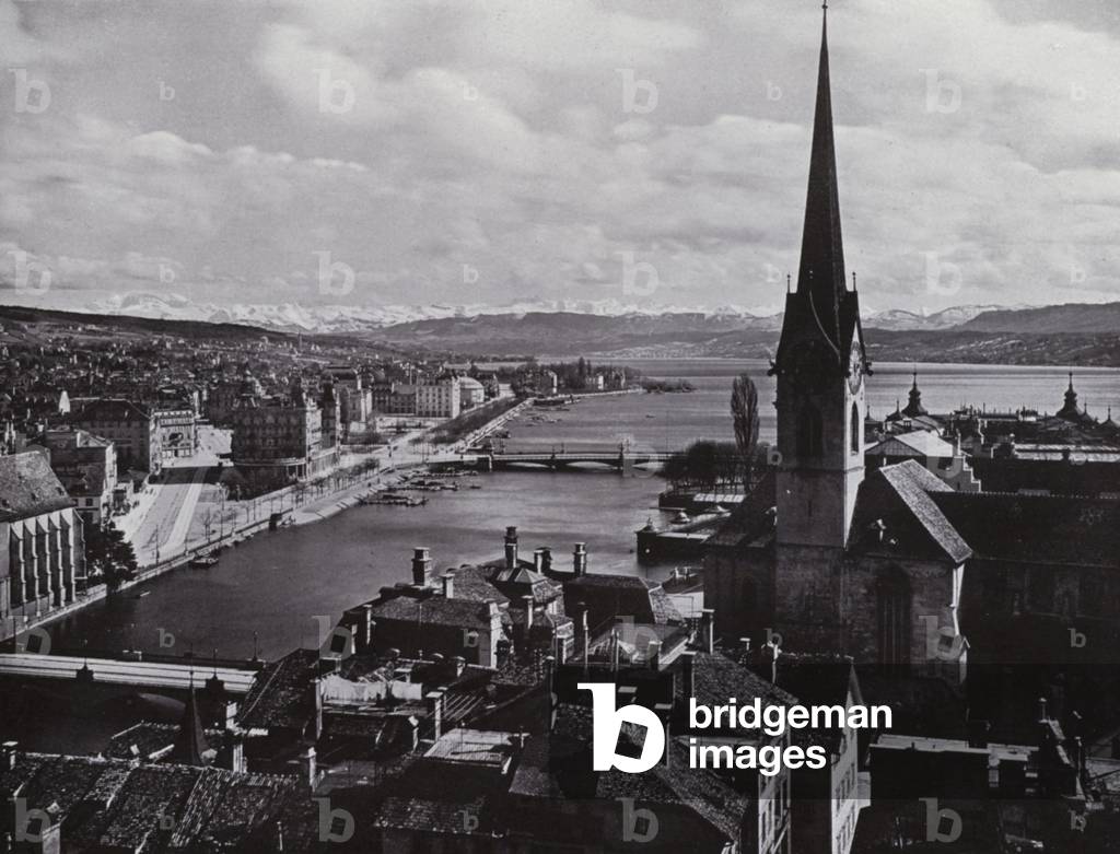 Zurich und Die Alpen, Fraumiinsterkirche (b/w photo)