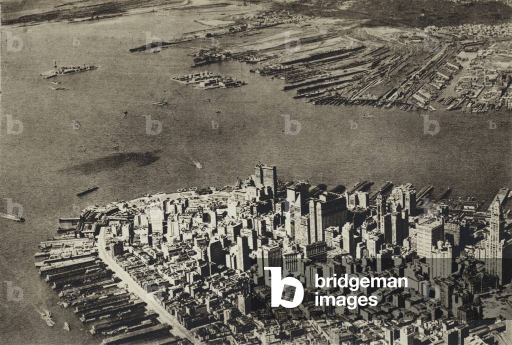 United States, New York, the heart of Manhattan (b/w photo)