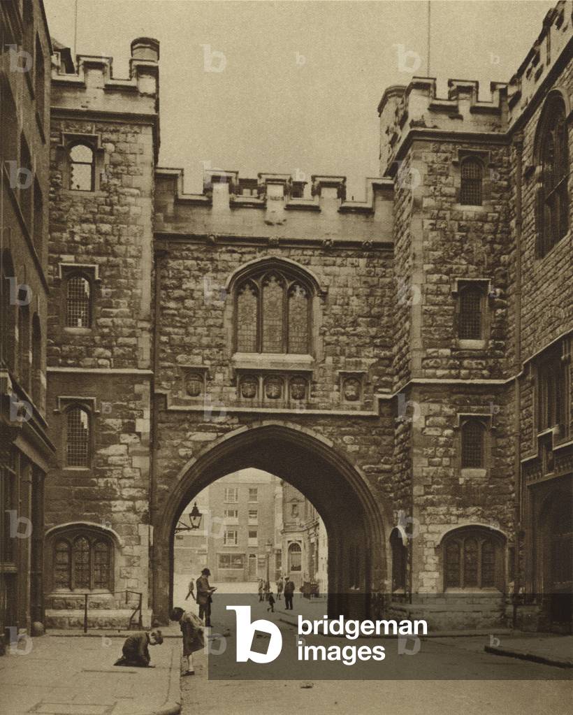 Sunday quiet lends charm to a corner of old London (b/w photo)