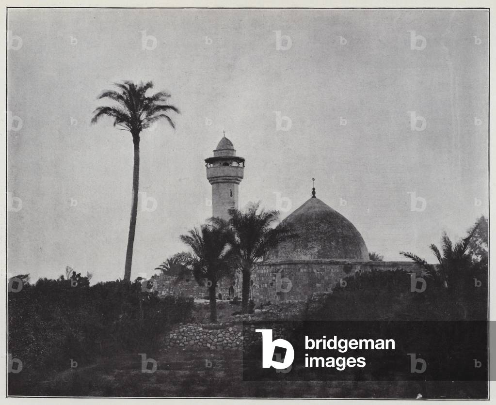Djenin, the mosque (b/w photo)