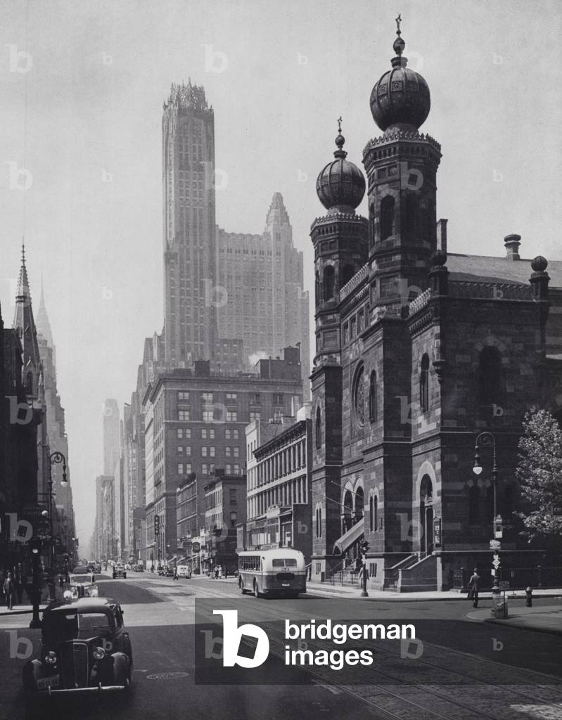 Manhattan: Lexington Avenue, Central Synagogue on 55th Street (b/w photo)