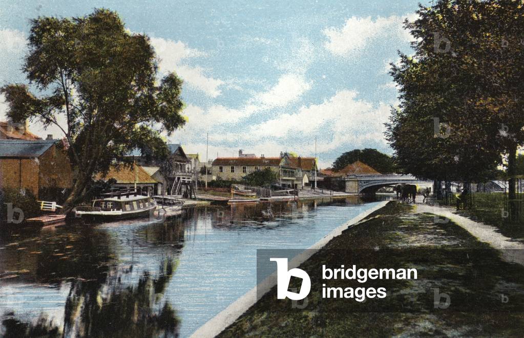 Boat Houses and Victoria Bridge (photo)
