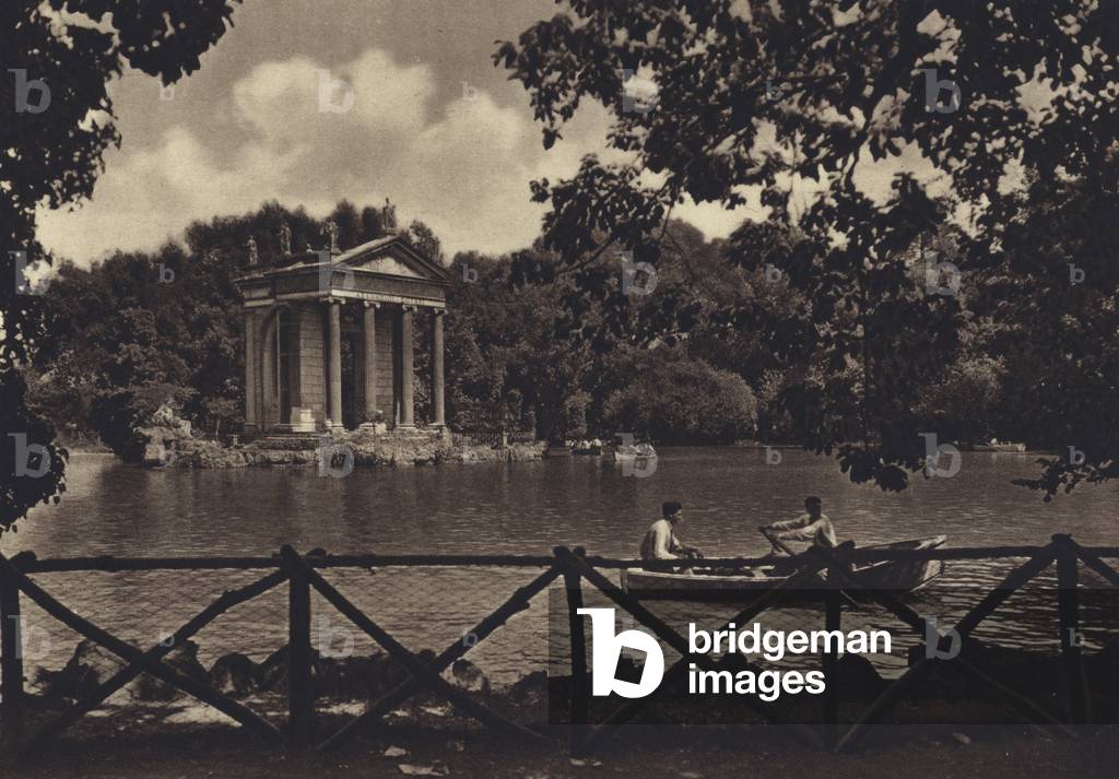 Roma: Tempio di Esculapio sul Lago di Villa Borghese (b/w photo)