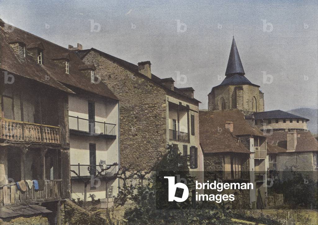 Saint-Savin Dans La Vallee D'Argeles, L'Eglise (colour photo)