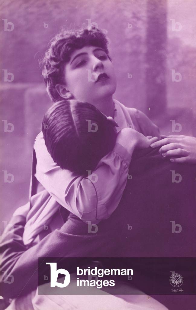 Rose-coloured picture of couple embracing (colour photo)