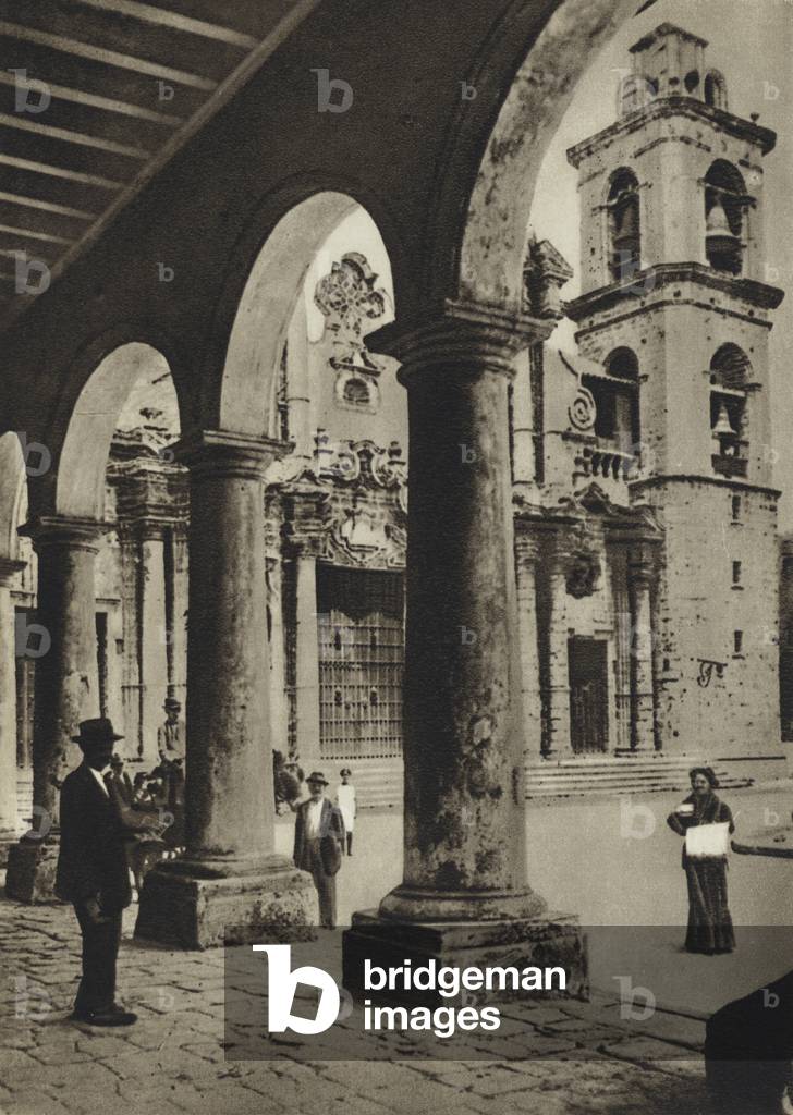 Cuba, Columbus Cathedral in Havana (b/w photo)