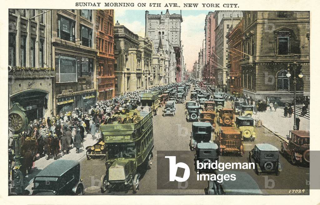 Sunday morning on Fifth Avenue, New York City, USA (coloured photo)