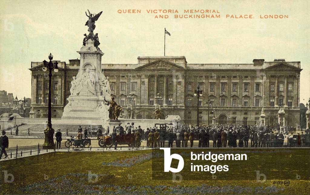 Queen Victoria Memorial, Buckingham Palace (colour photo)