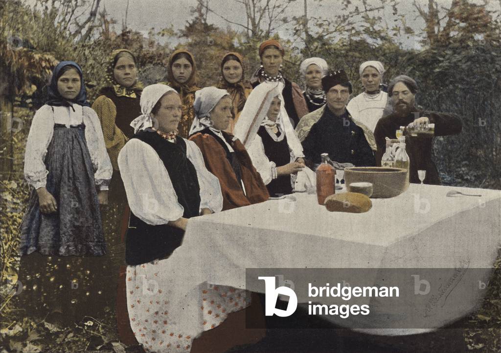 Noce Russe Au Village (colour photo)