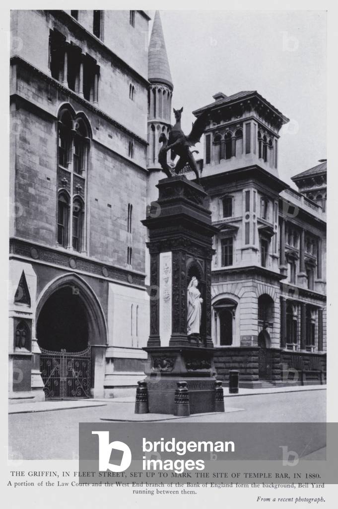 London: The Griffin, in Fleet Street, set up to mark the site of temple bar, in 1880 (b/w photo)